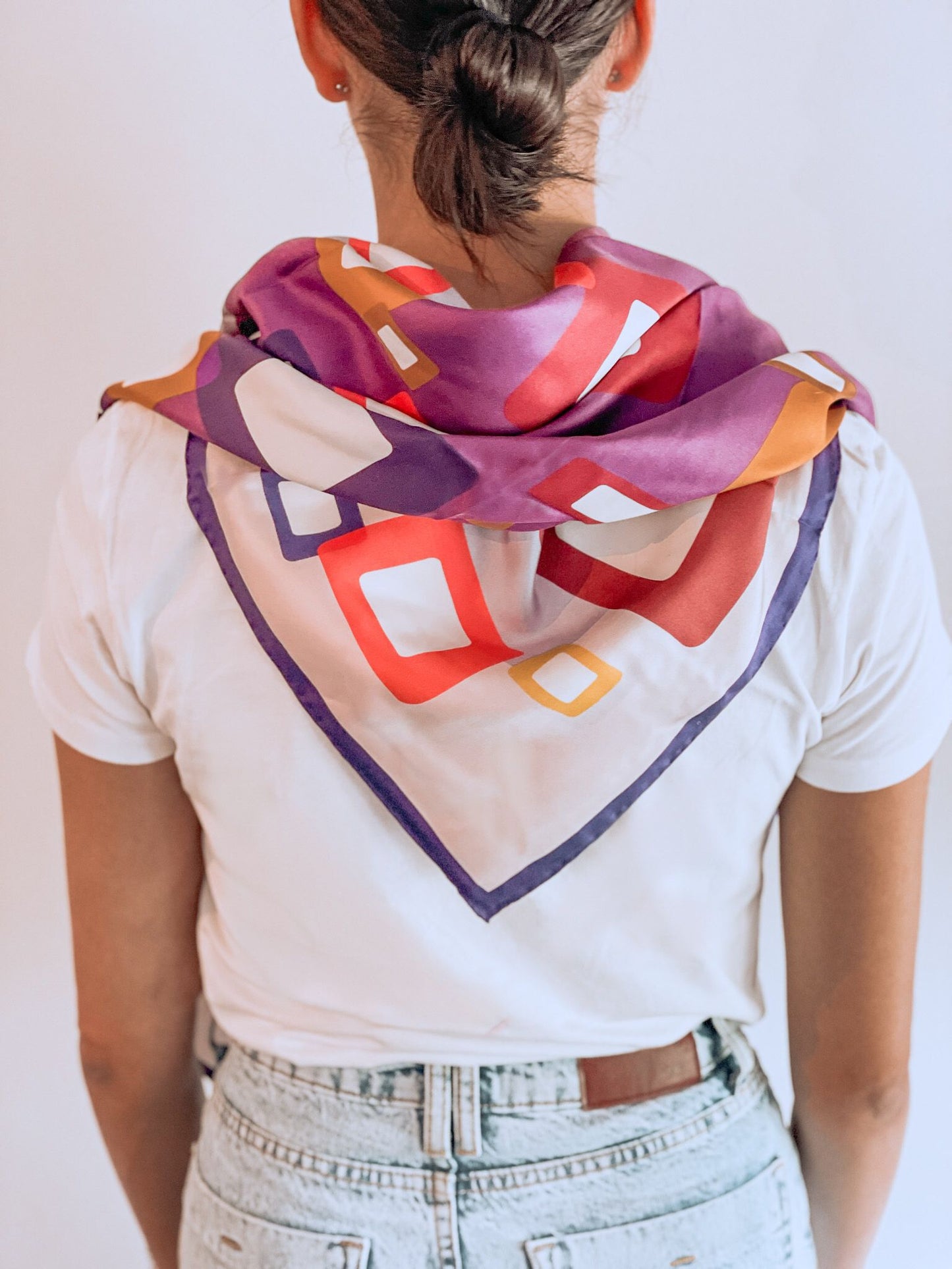 Foulard rétro 100% soie luxe